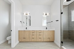 25-Primary-Bathroom