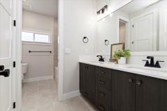 034-Bathroom-2